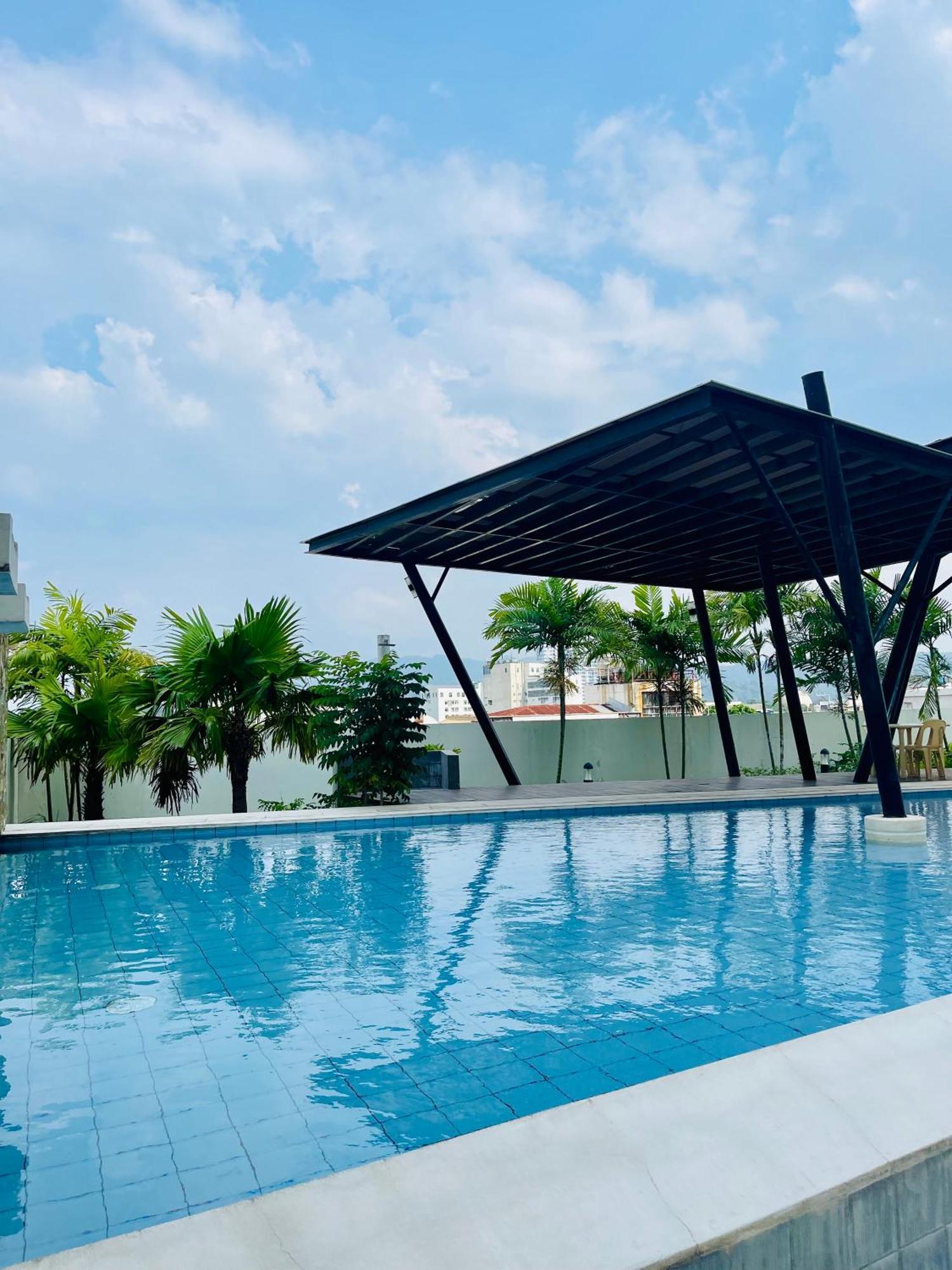 2-Bedroom Condo Unit With Balcony At Centrio Tower Beside Ayala Centrio Mall Downtown Cdo Cagayán de Oro Exterior foto