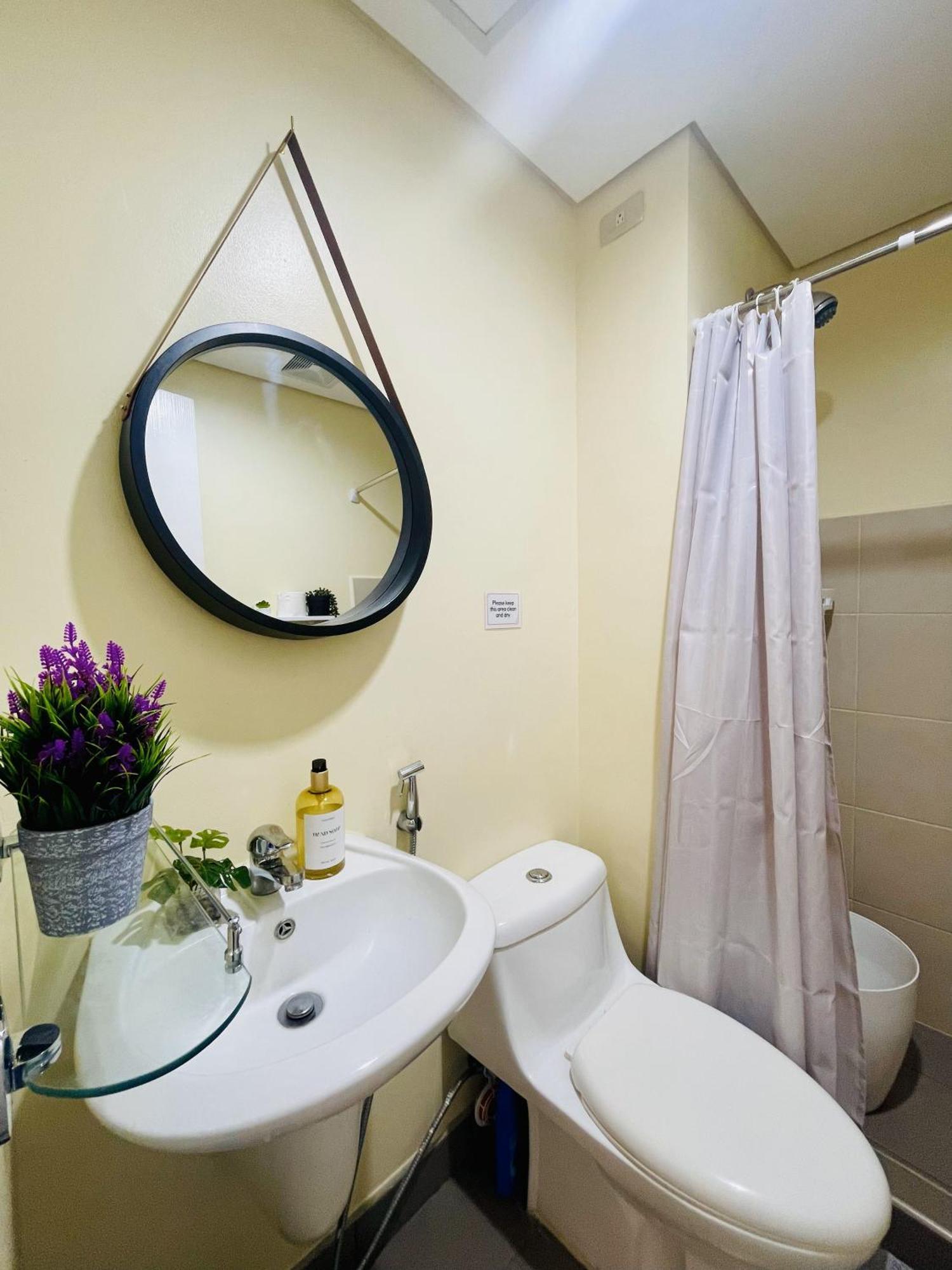 2-Bedroom Condo Unit With Balcony At Centrio Tower Beside Ayala Centrio Mall Downtown Cdo Cagayán de Oro Exterior foto