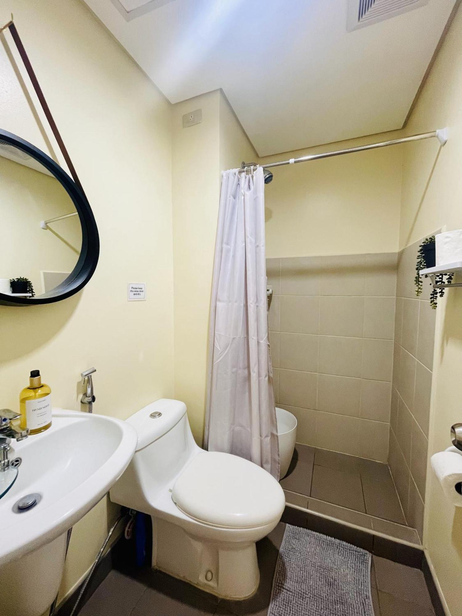 2-Bedroom Condo Unit With Balcony At Centrio Tower Beside Ayala Centrio Mall Downtown Cdo Cagayán de Oro Exterior foto