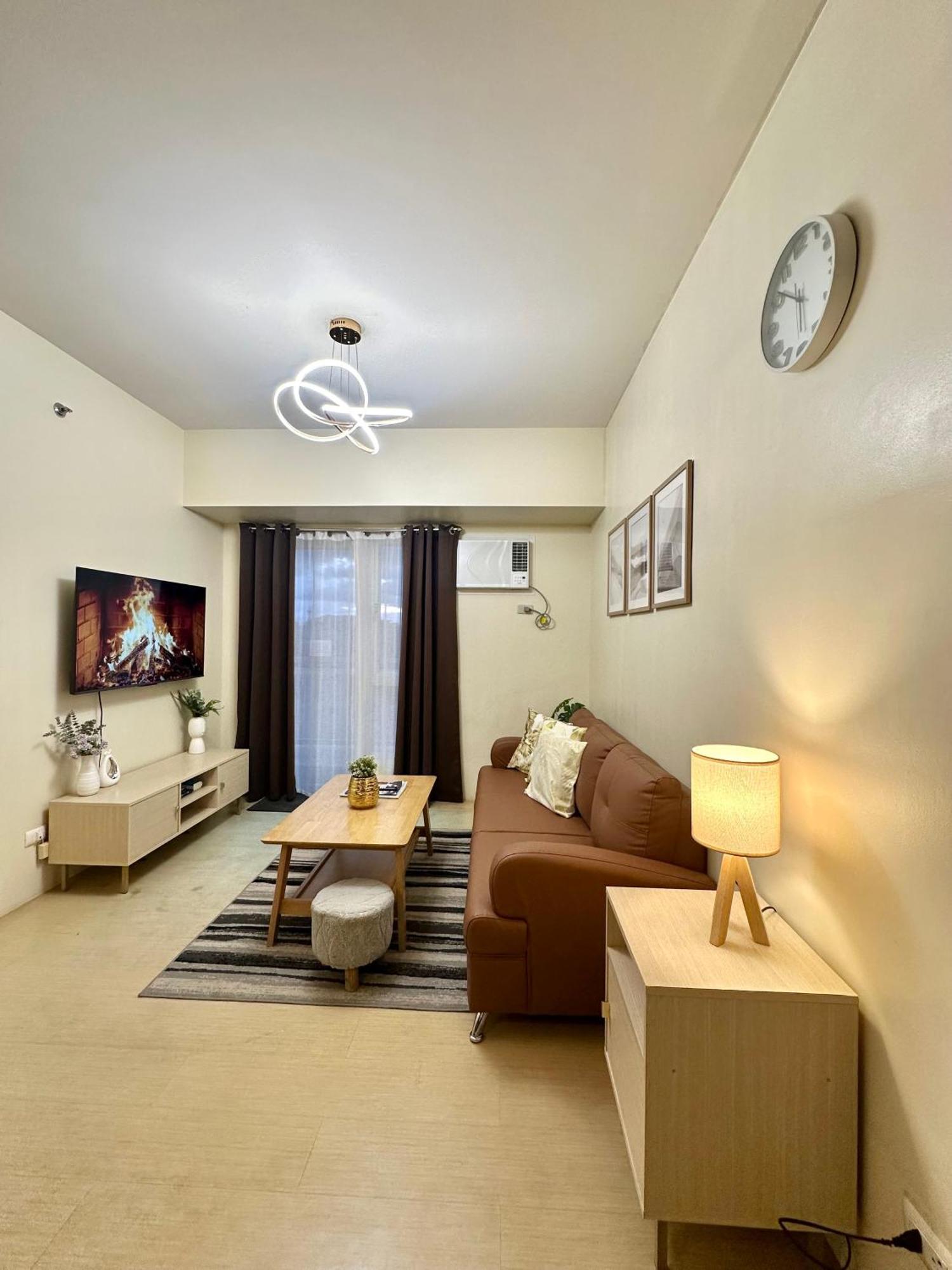 2-Bedroom Condo Unit With Balcony At Centrio Tower Beside Ayala Centrio Mall Downtown Cdo Cagayán de Oro Exterior foto