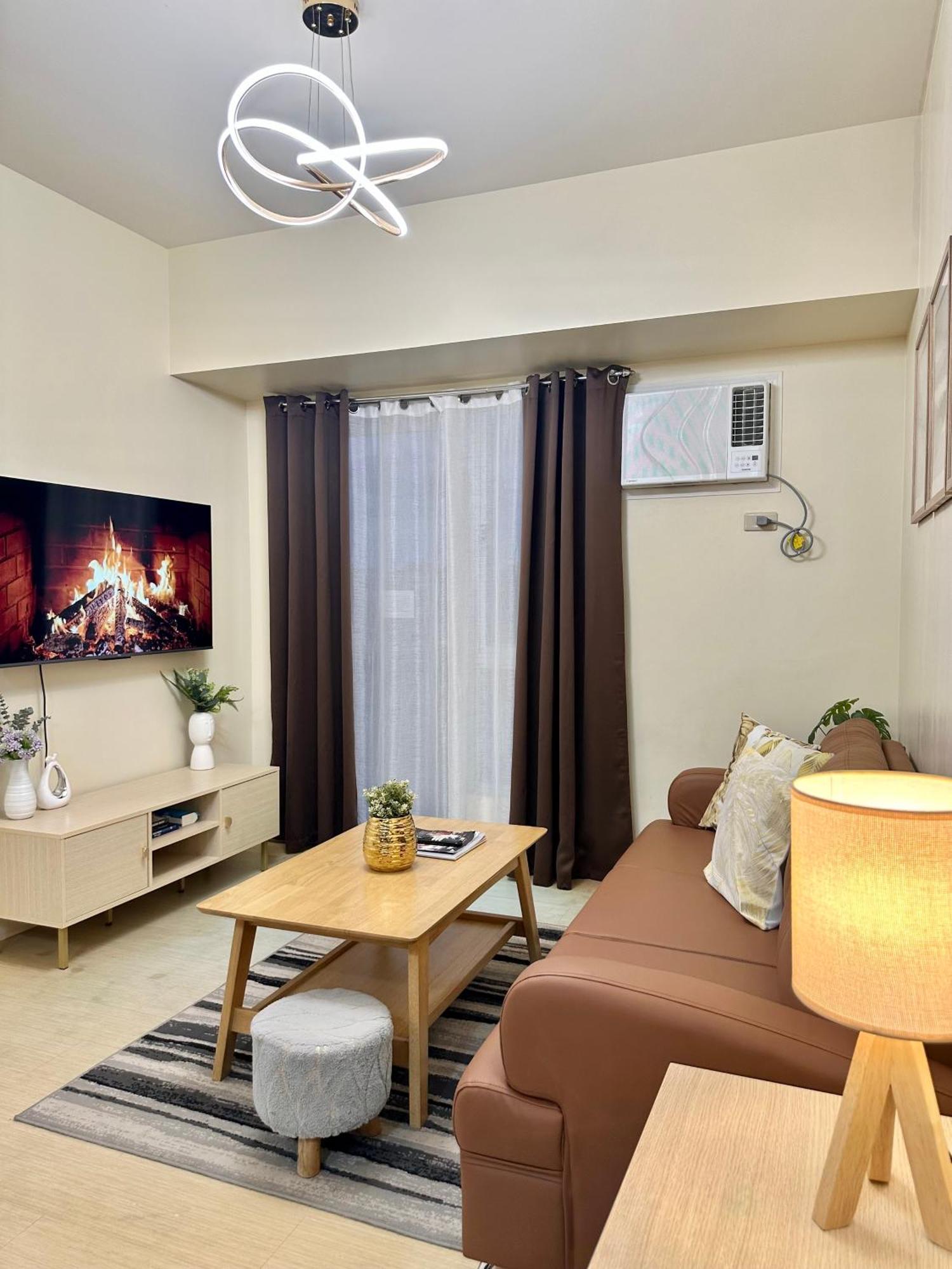 2-Bedroom Condo Unit With Balcony At Centrio Tower Beside Ayala Centrio Mall Downtown Cdo Cagayán de Oro Exterior foto