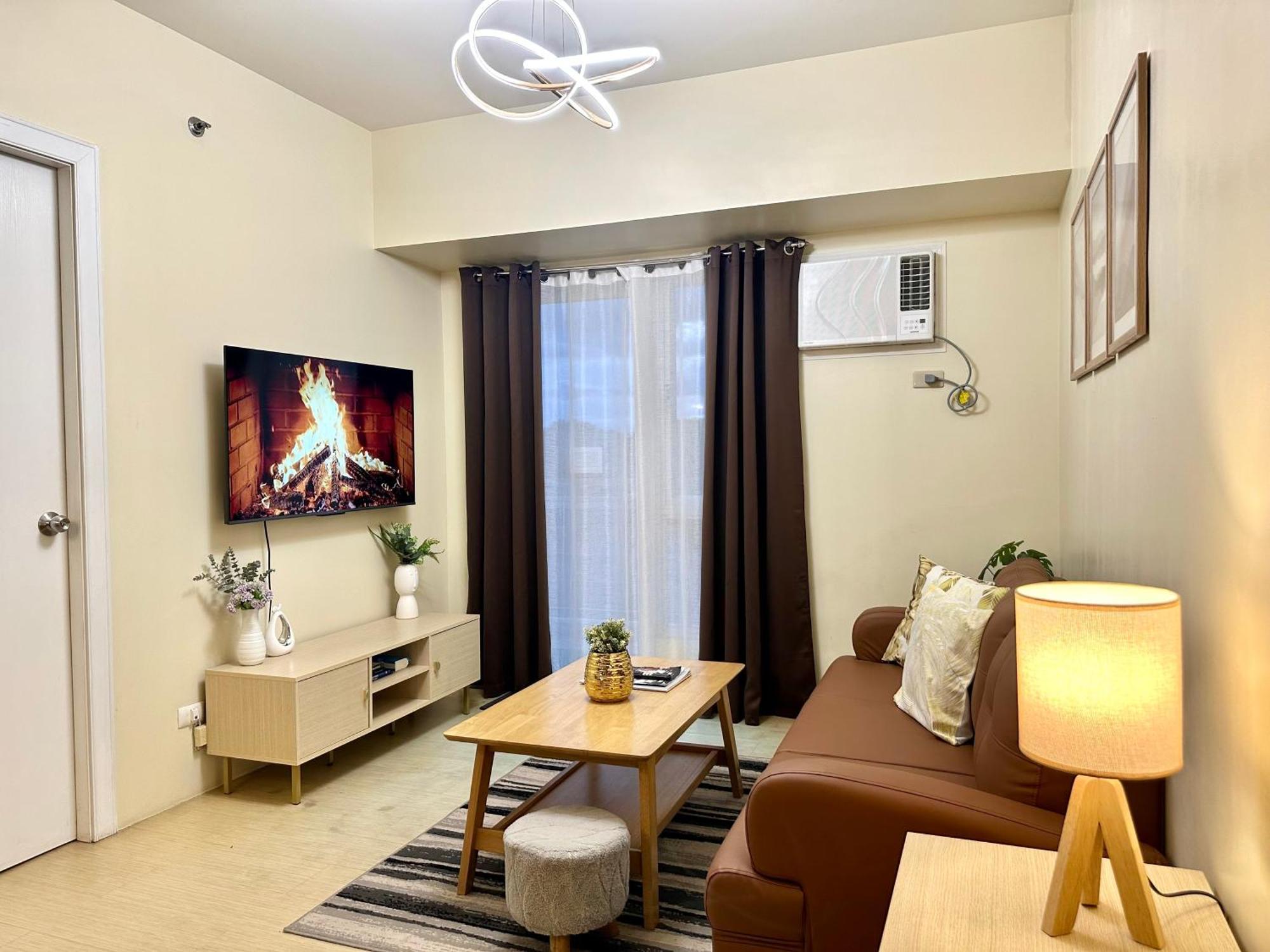 2-Bedroom Condo Unit With Balcony At Centrio Tower Beside Ayala Centrio Mall Downtown Cdo Cagayán de Oro Exterior foto