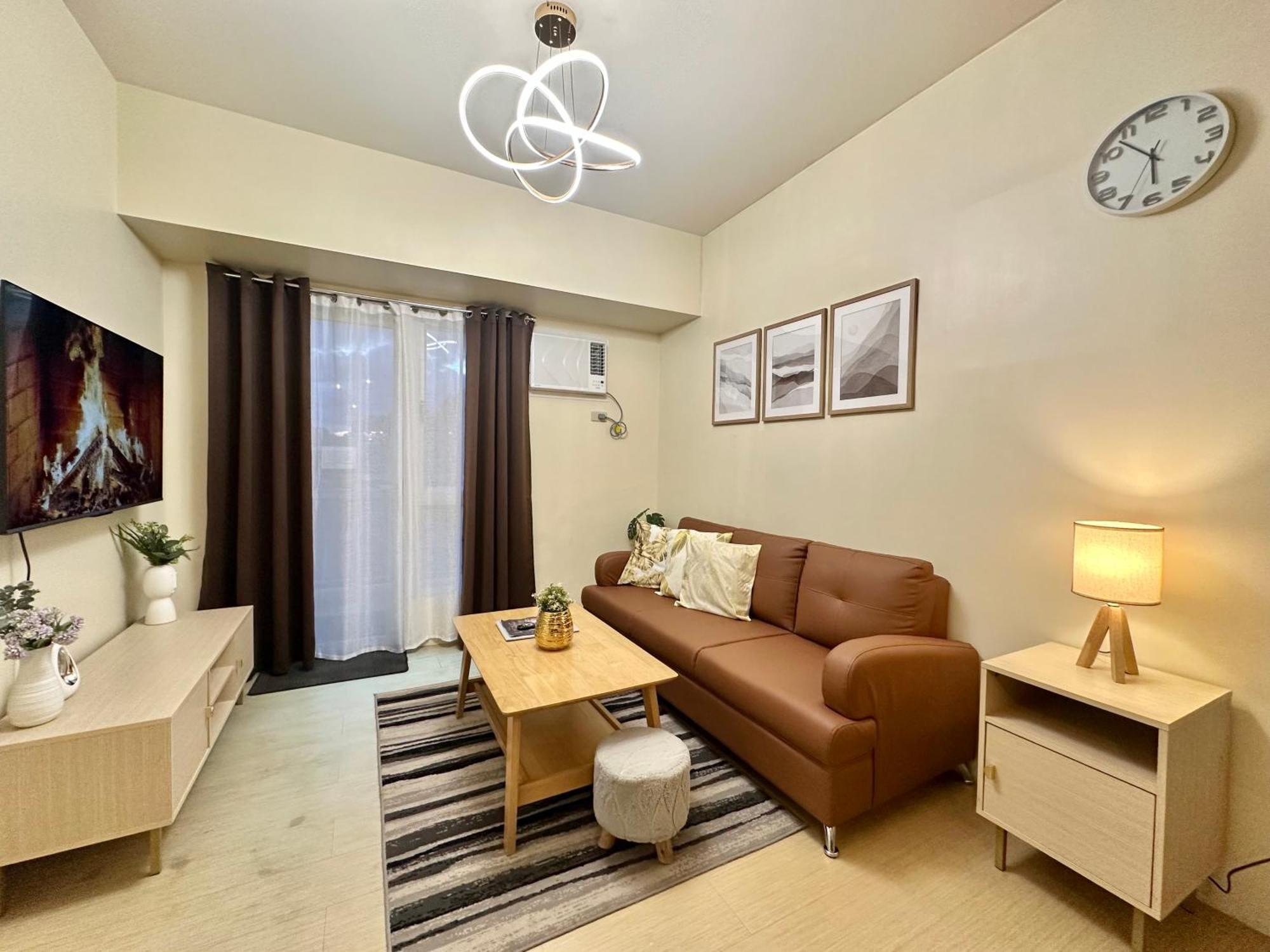 2-Bedroom Condo Unit With Balcony At Centrio Tower Beside Ayala Centrio Mall Downtown Cdo Cagayán de Oro Exterior foto