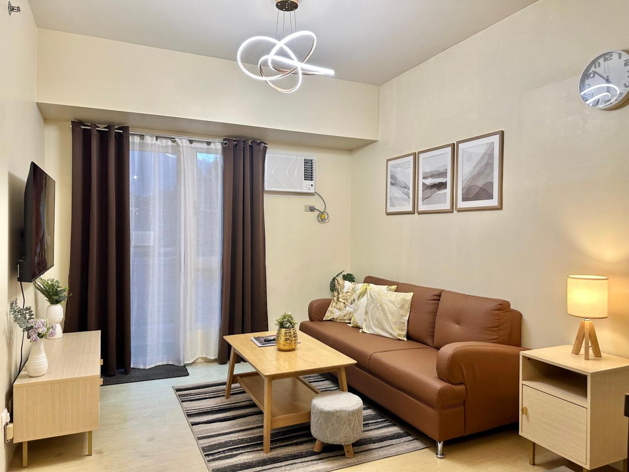 2-Bedroom Condo Unit With Balcony At Centrio Tower Beside Ayala Centrio Mall Downtown Cdo Cagayán de Oro Exterior foto