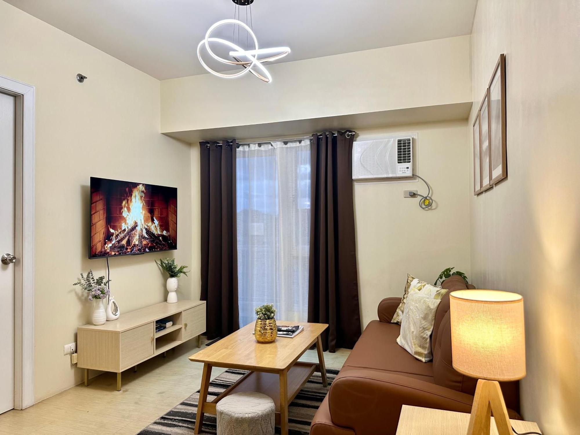 2-Bedroom Condo Unit With Balcony At Centrio Tower Beside Ayala Centrio Mall Downtown Cdo Cagayán de Oro Exterior foto