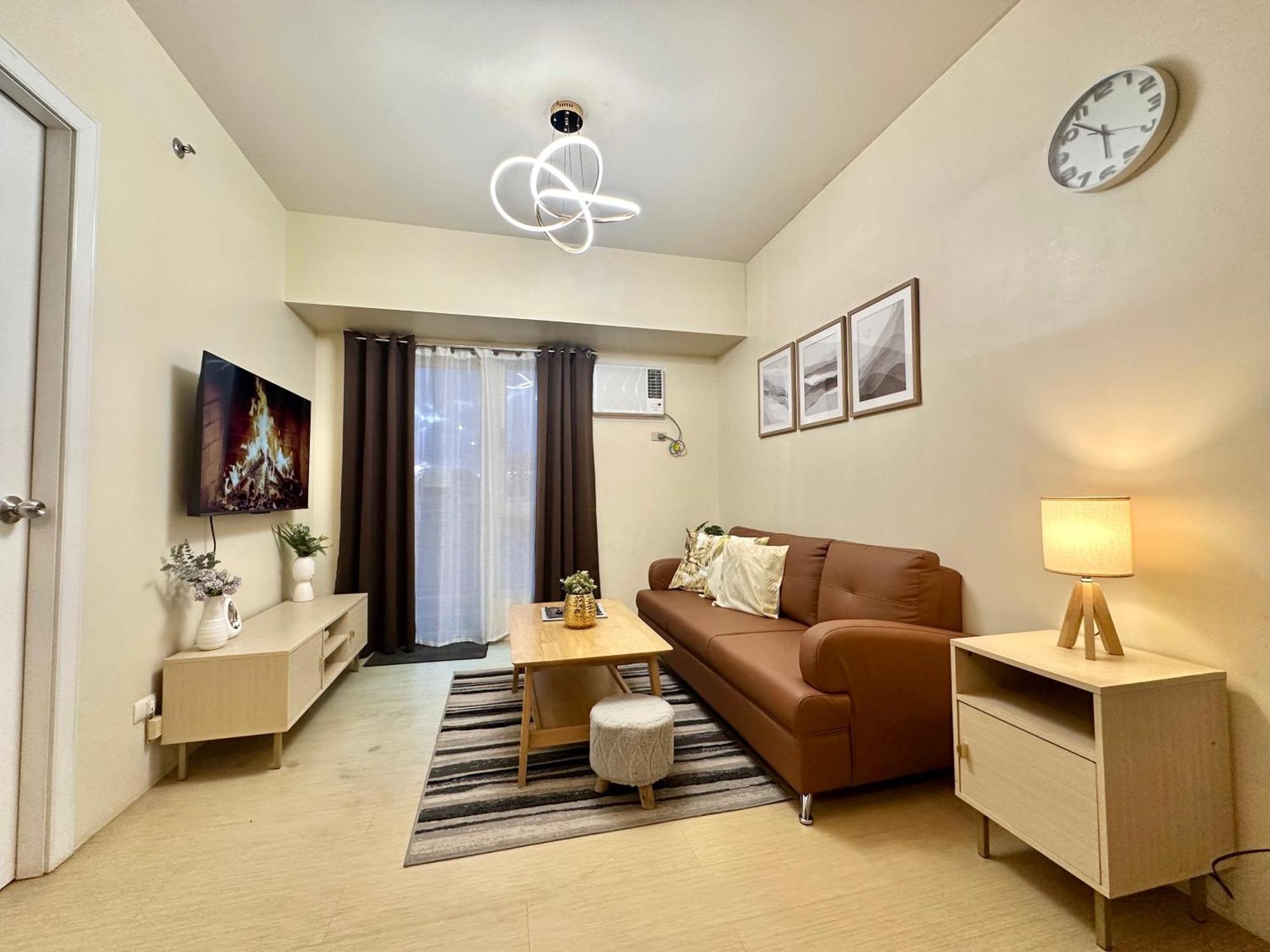 2-Bedroom Condo Unit With Balcony At Centrio Tower Beside Ayala Centrio Mall Downtown Cdo Cagayán de Oro Exterior foto