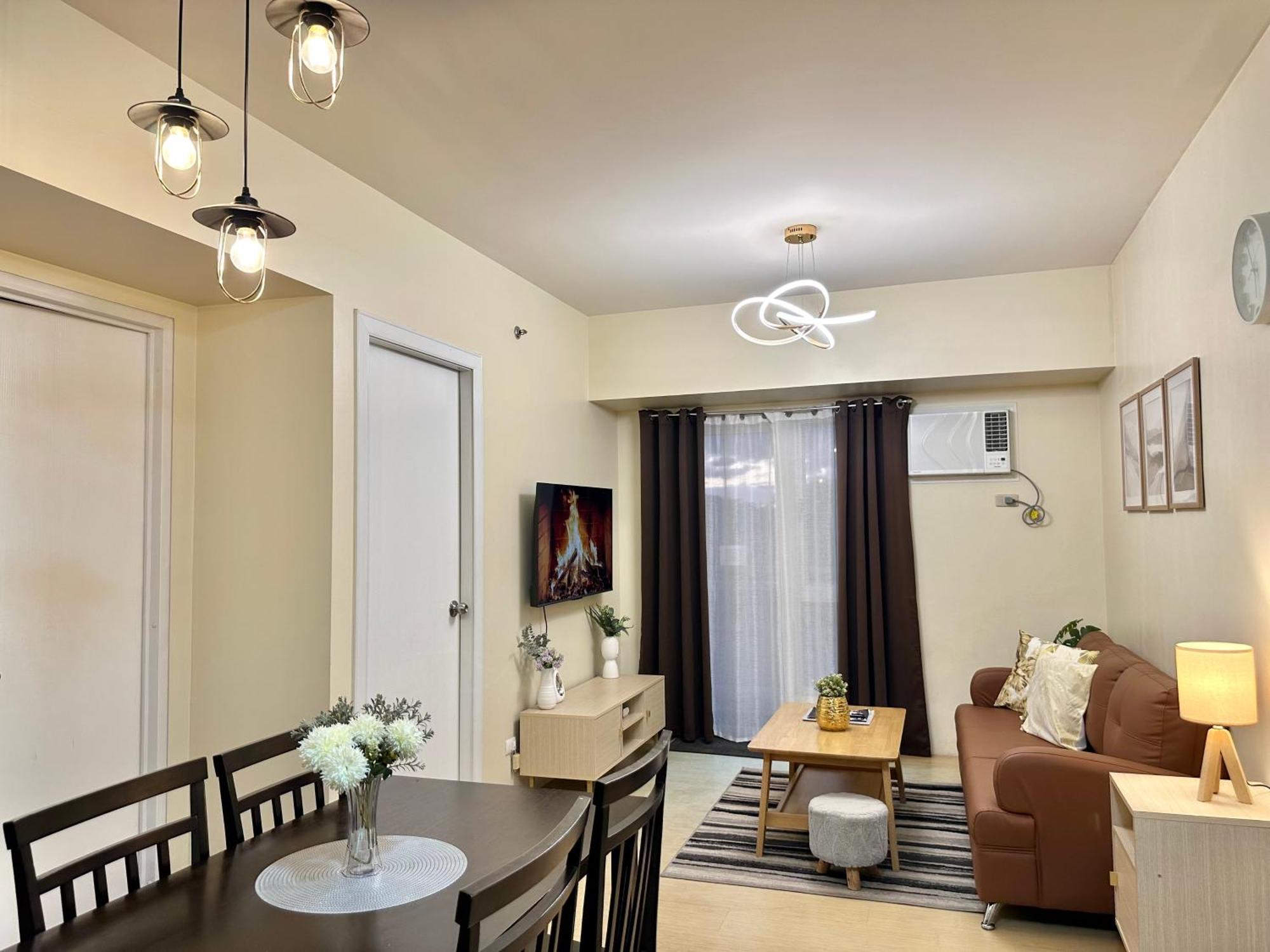 2-Bedroom Condo Unit With Balcony At Centrio Tower Beside Ayala Centrio Mall Downtown Cdo Cagayán de Oro Exterior foto