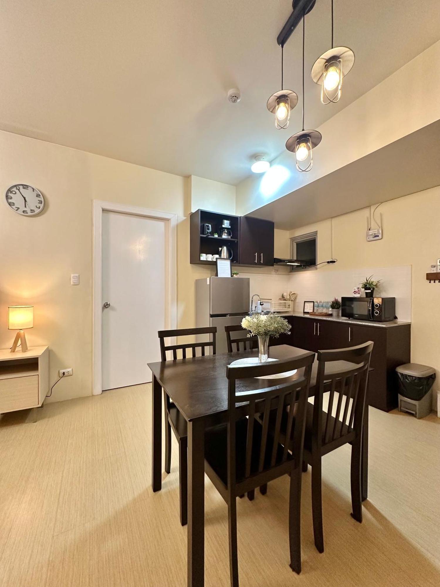 2-Bedroom Condo Unit With Balcony At Centrio Tower Beside Ayala Centrio Mall Downtown Cdo Cagayán de Oro Exterior foto