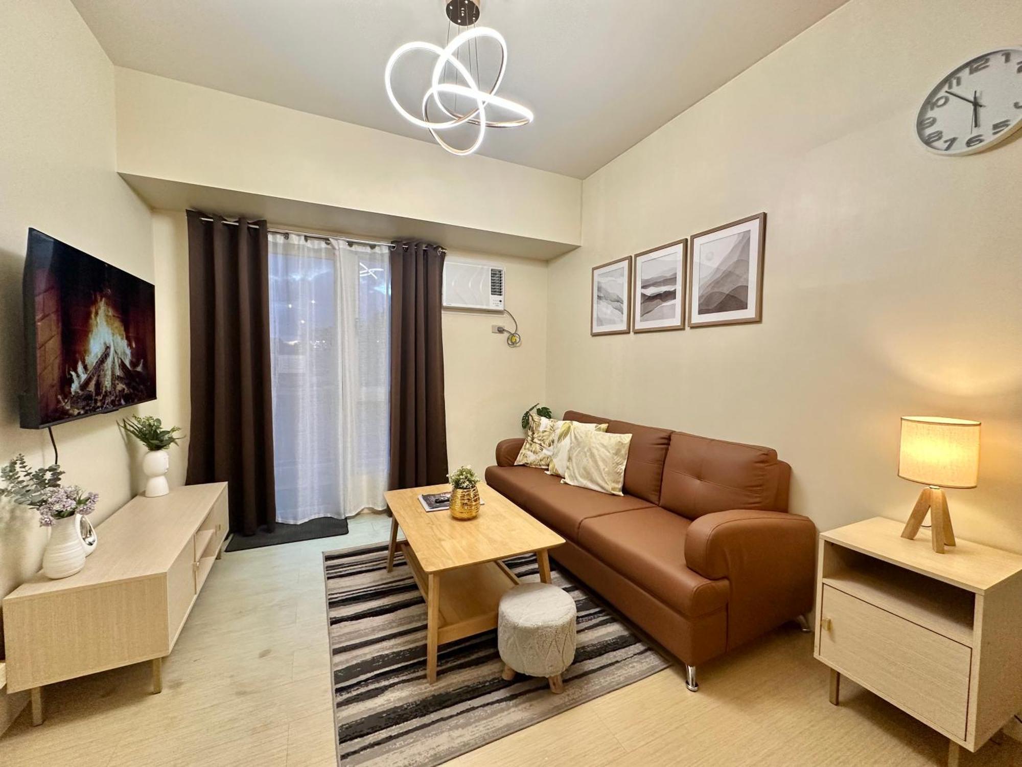 2-Bedroom Condo Unit With Balcony At Centrio Tower Beside Ayala Centrio Mall Downtown Cdo Cagayán de Oro Exterior foto