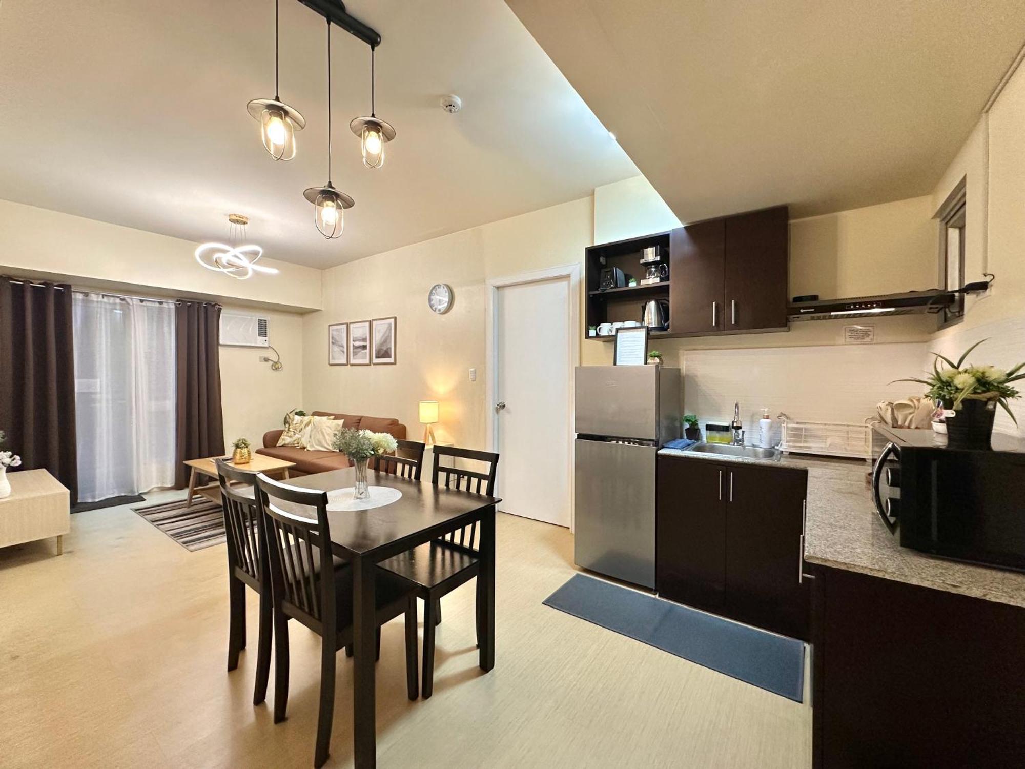 2-Bedroom Condo Unit With Balcony At Centrio Tower Beside Ayala Centrio Mall Downtown Cdo Cagayán de Oro Exterior foto
