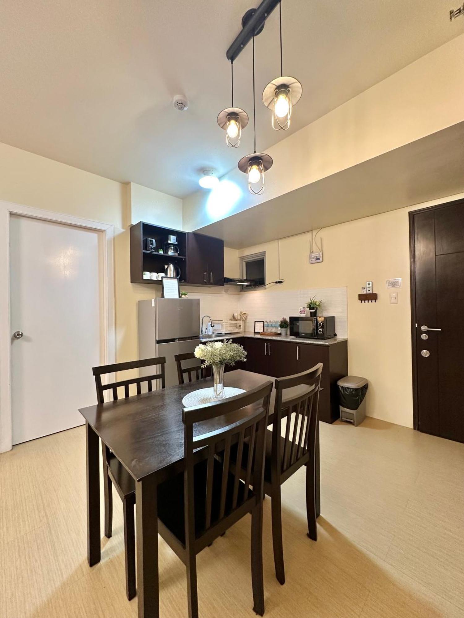 2-Bedroom Condo Unit With Balcony At Centrio Tower Beside Ayala Centrio Mall Downtown Cdo Cagayán de Oro Exterior foto